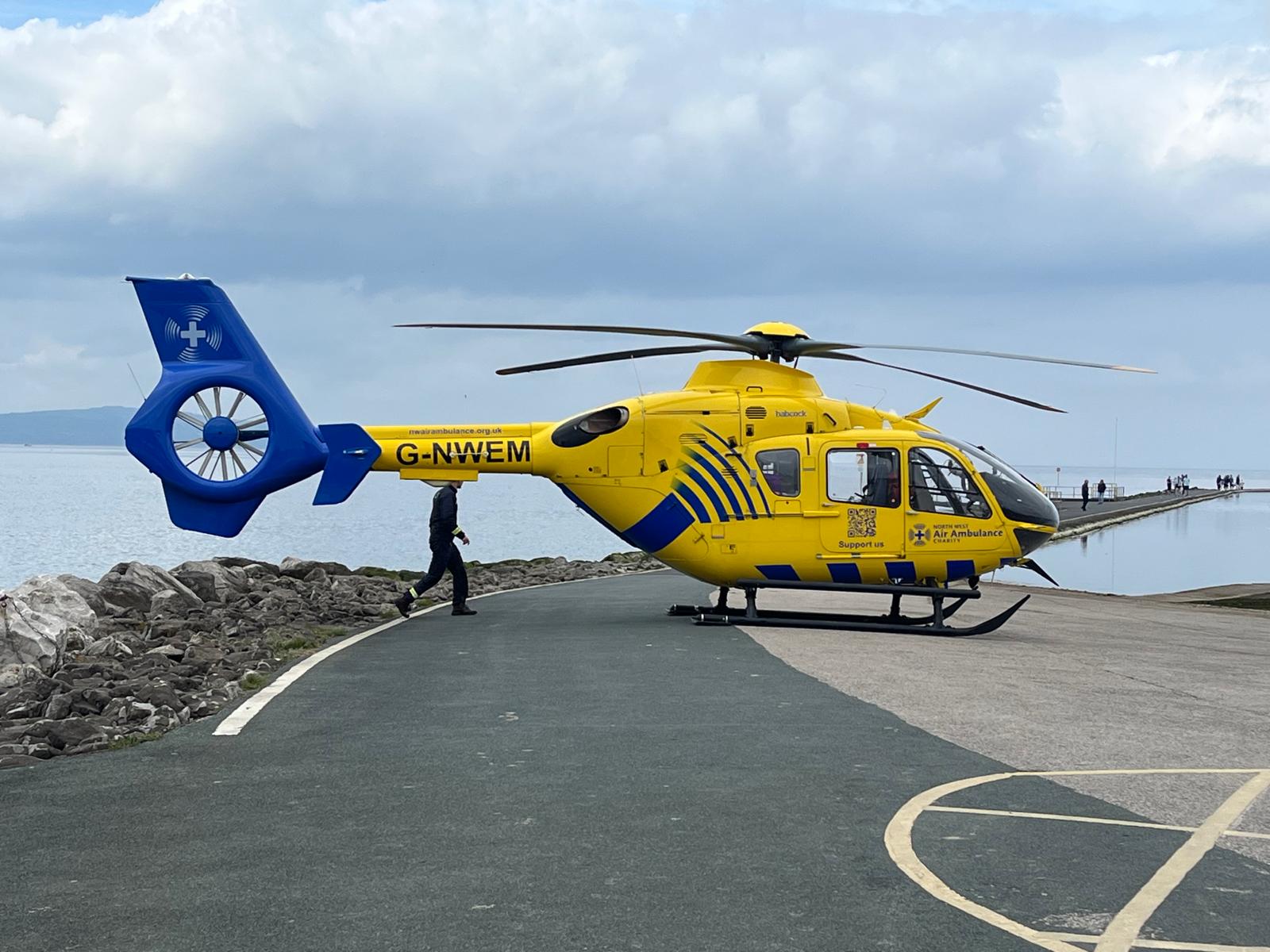 The helicopter on the walkway 