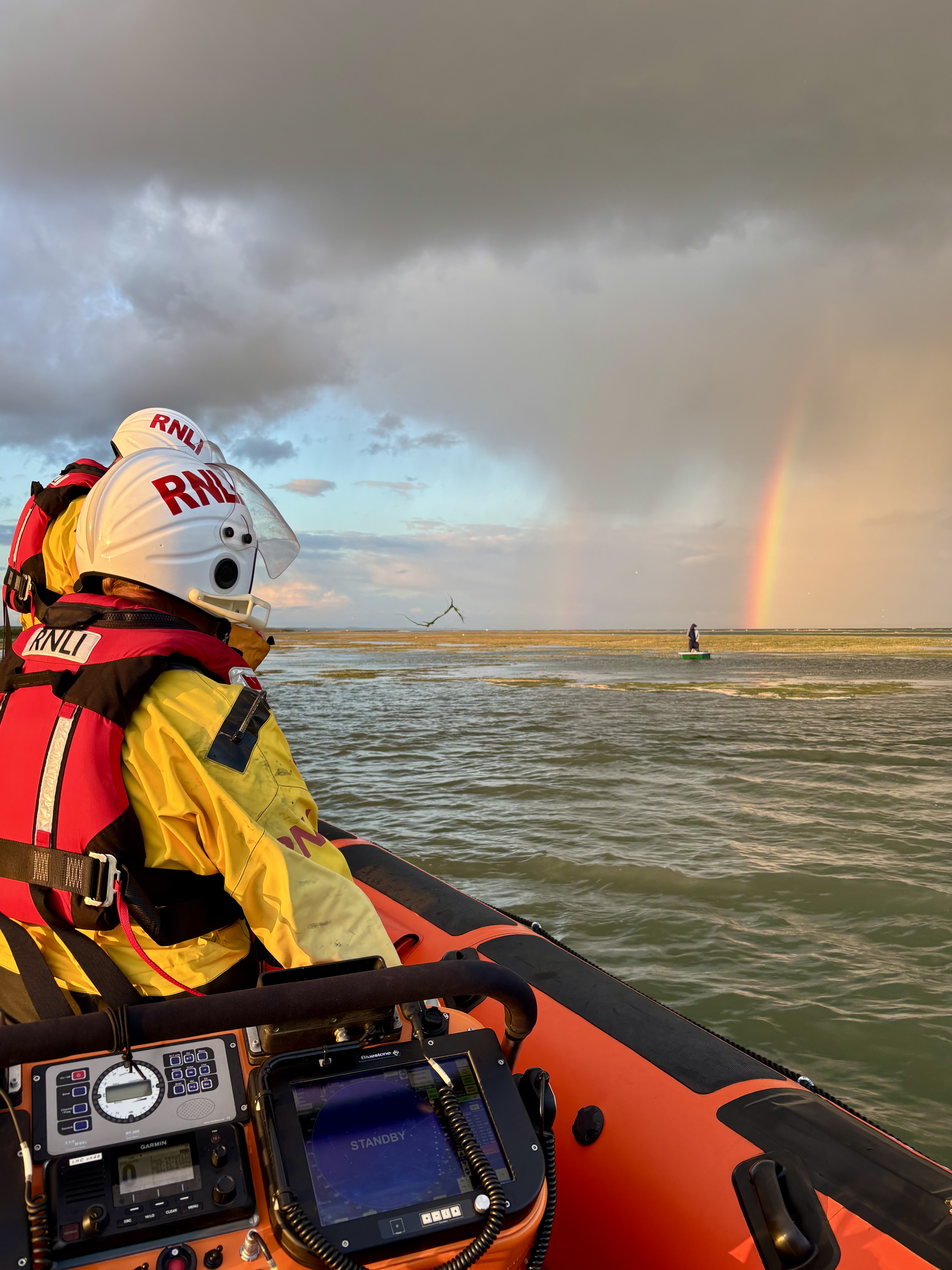 Lymington Lifeboat locates casualties as rain squall approaches