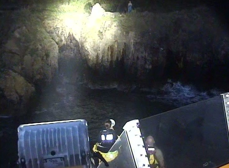Making contact from the ALB with the casualties using a megaphone