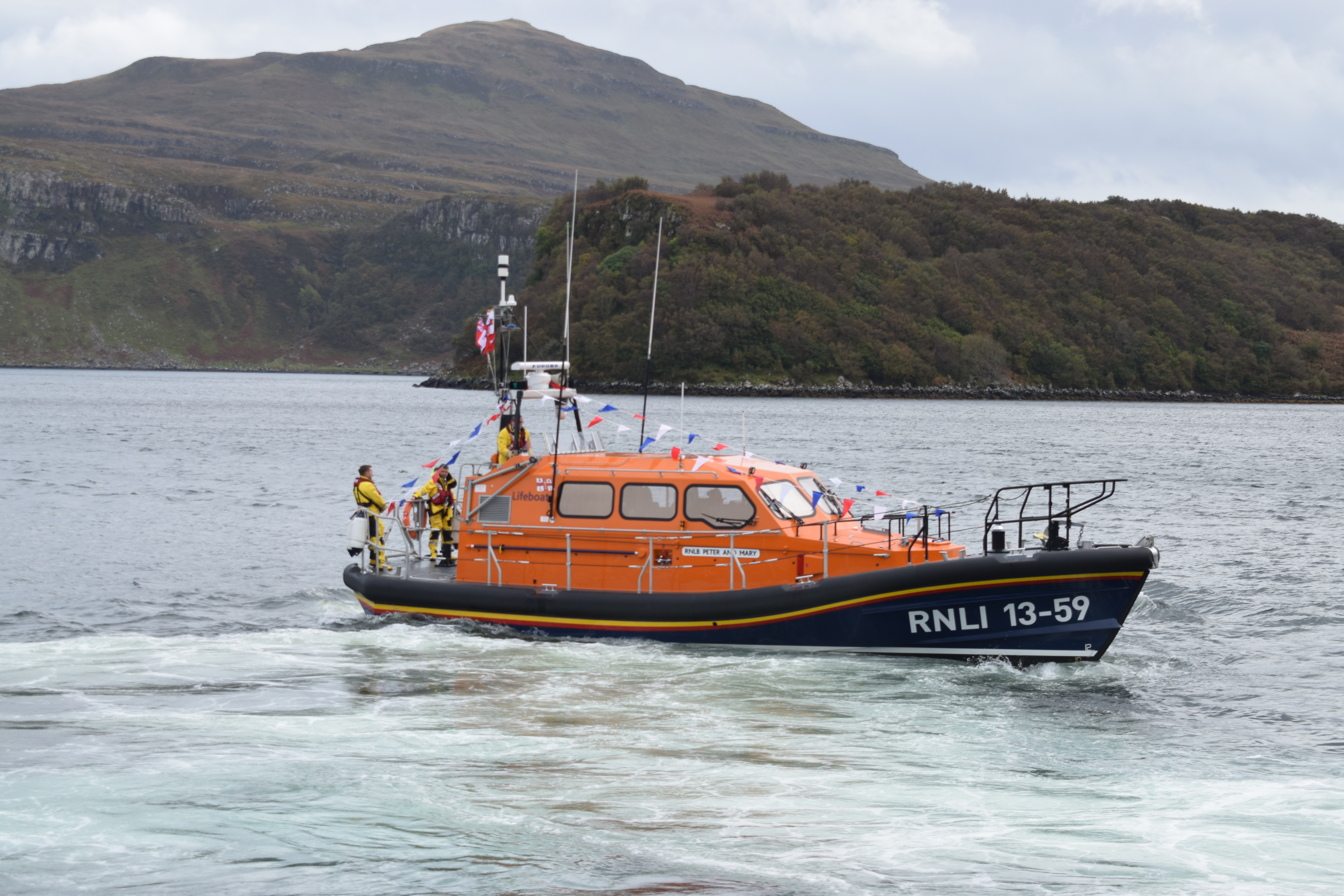 RNLB Peter and Mary demonstrating her capabilities during the ceremony