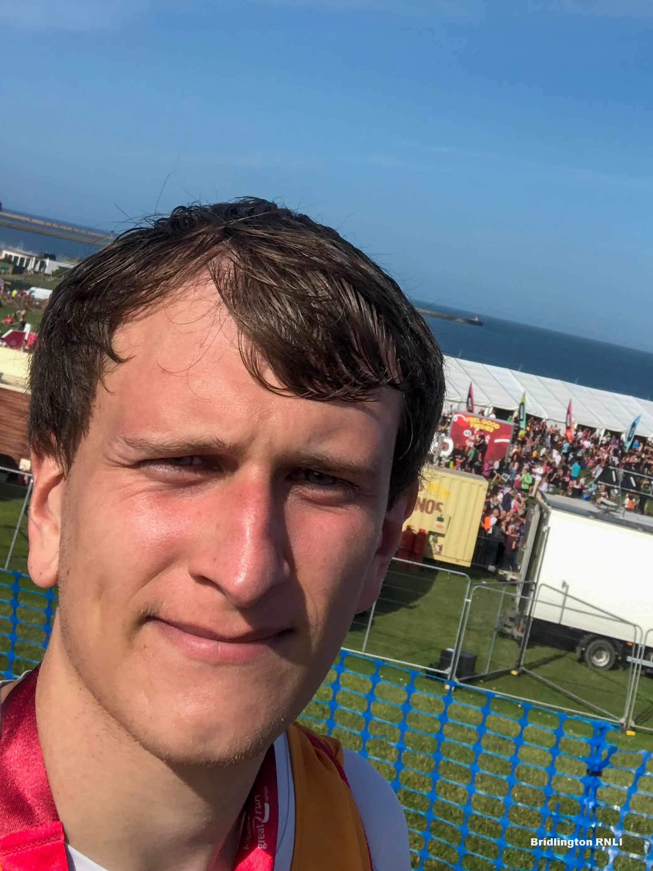 Dalton Smith completes the Great North Run for the RNLI.