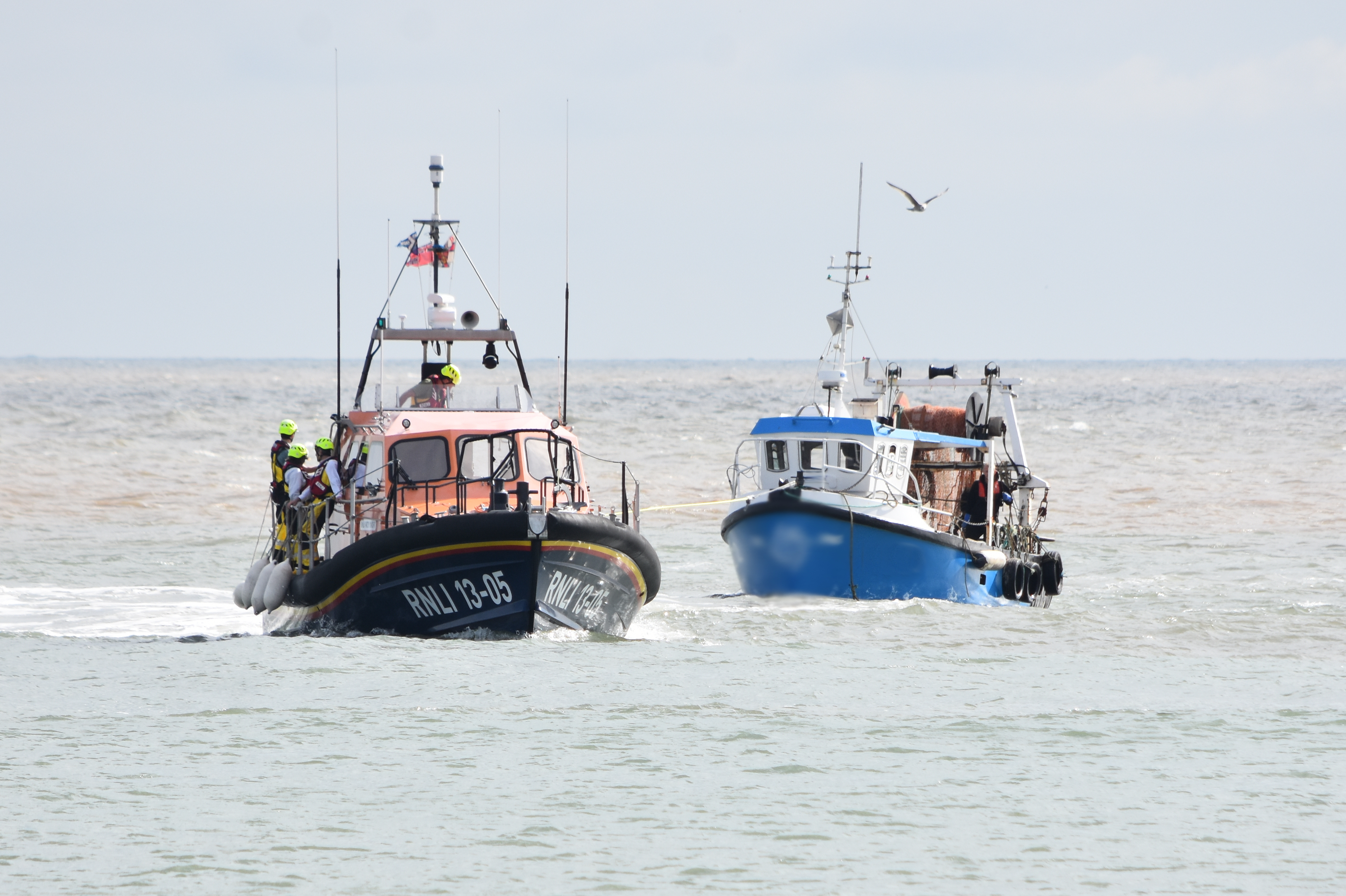 Lowestoft RNLI lifeboat towing the fishing boat 
