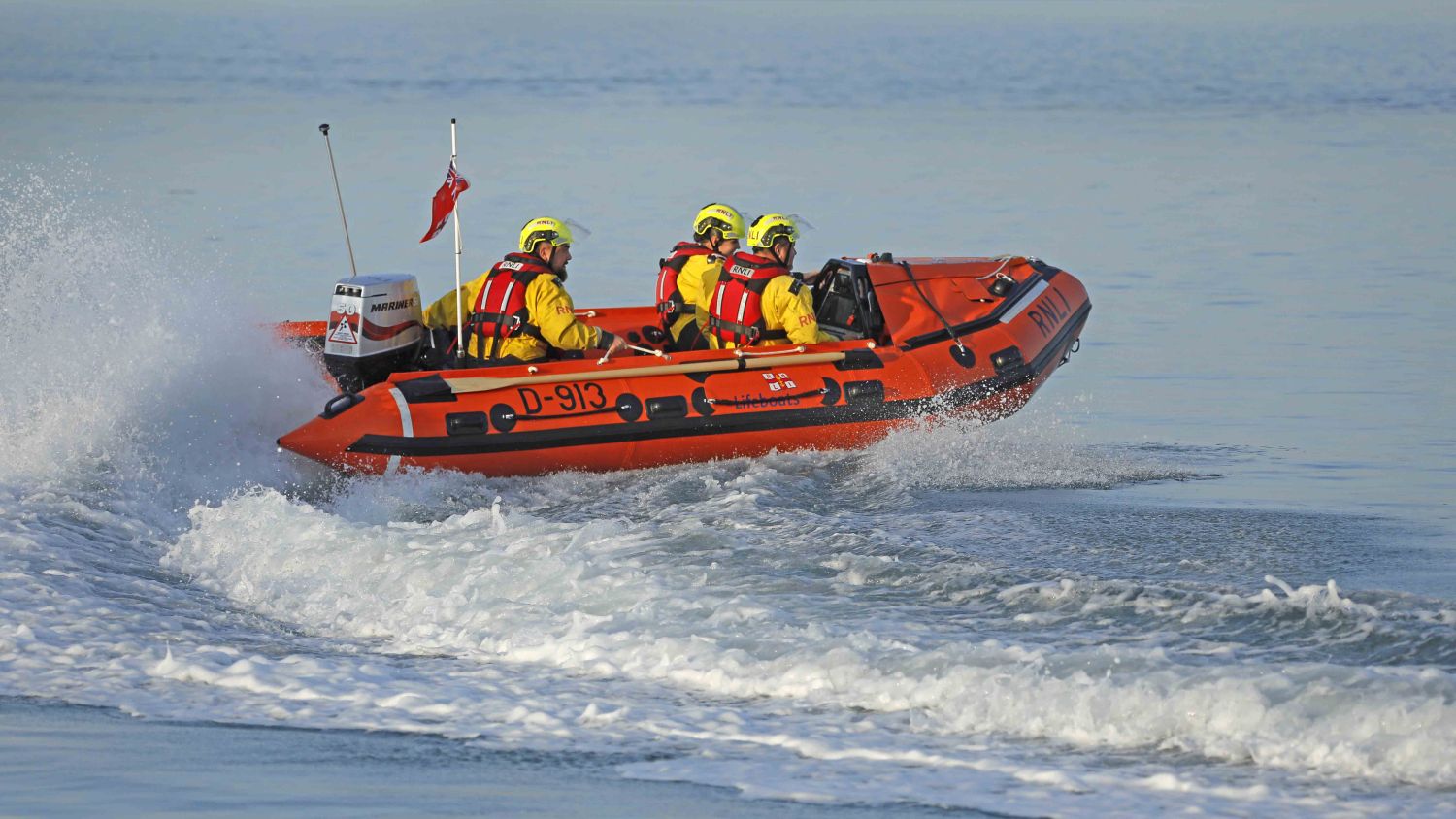 Hayling Island's D Class 913 - The John Dodd, on the water