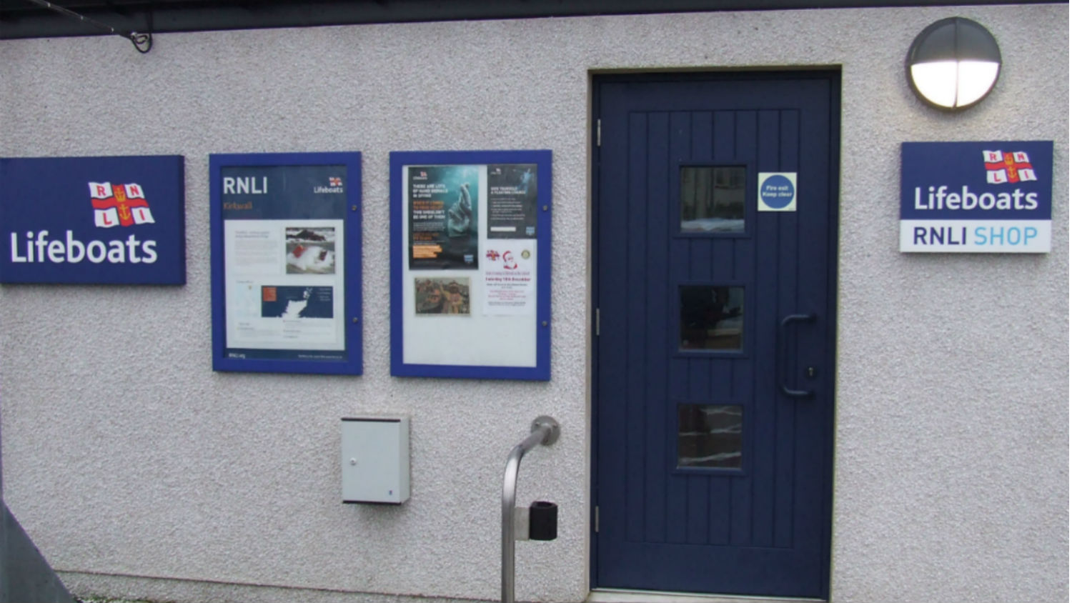 Kirkwall RNLI shop front