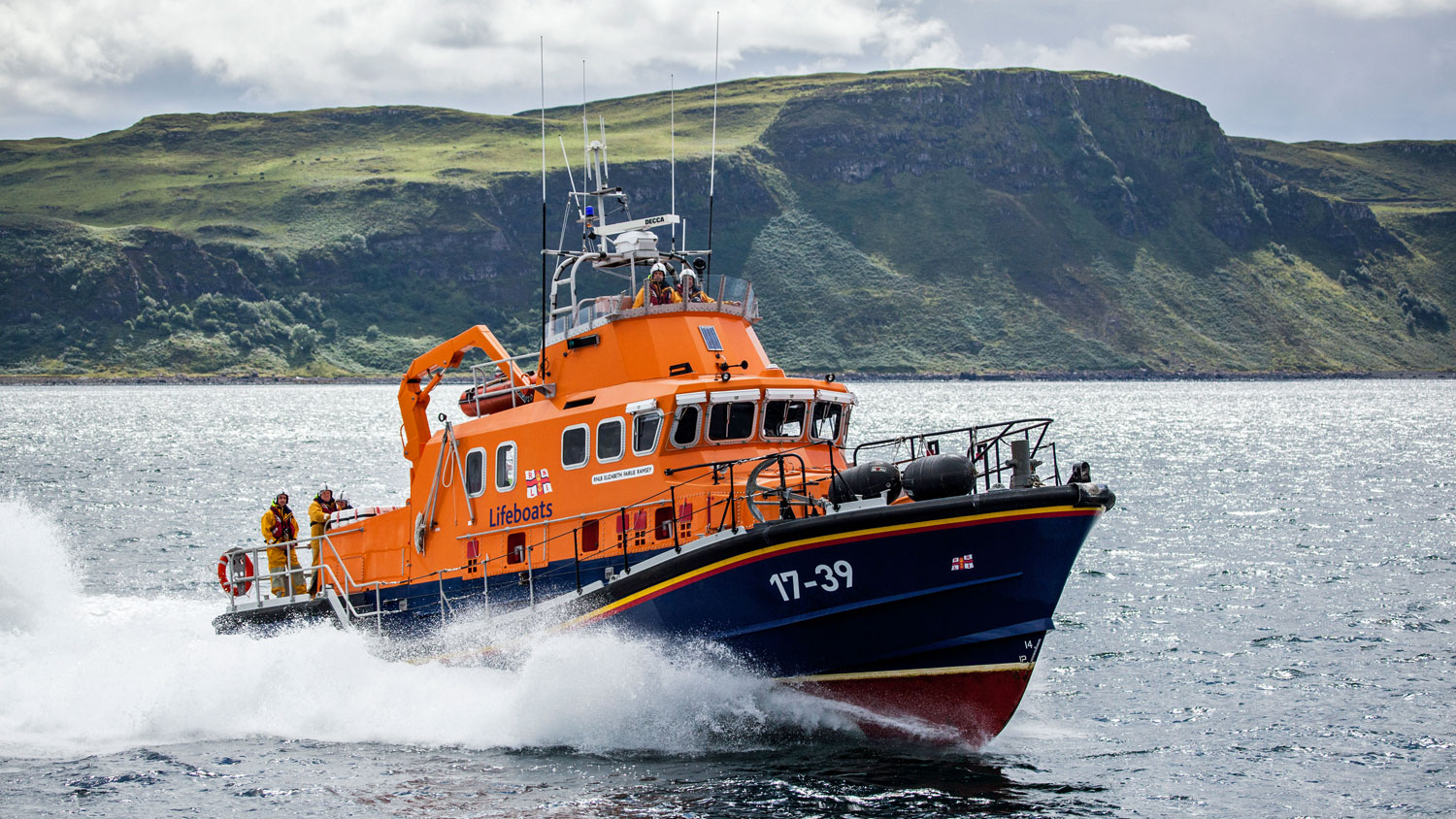 Tobermory RNLI's Severn class all-weather lifeboat Elizabeth Fairly Ramsey at sea