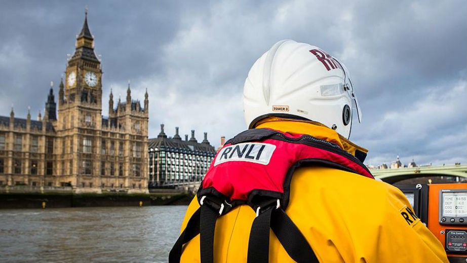 24 hours on the Thames with the RNLI