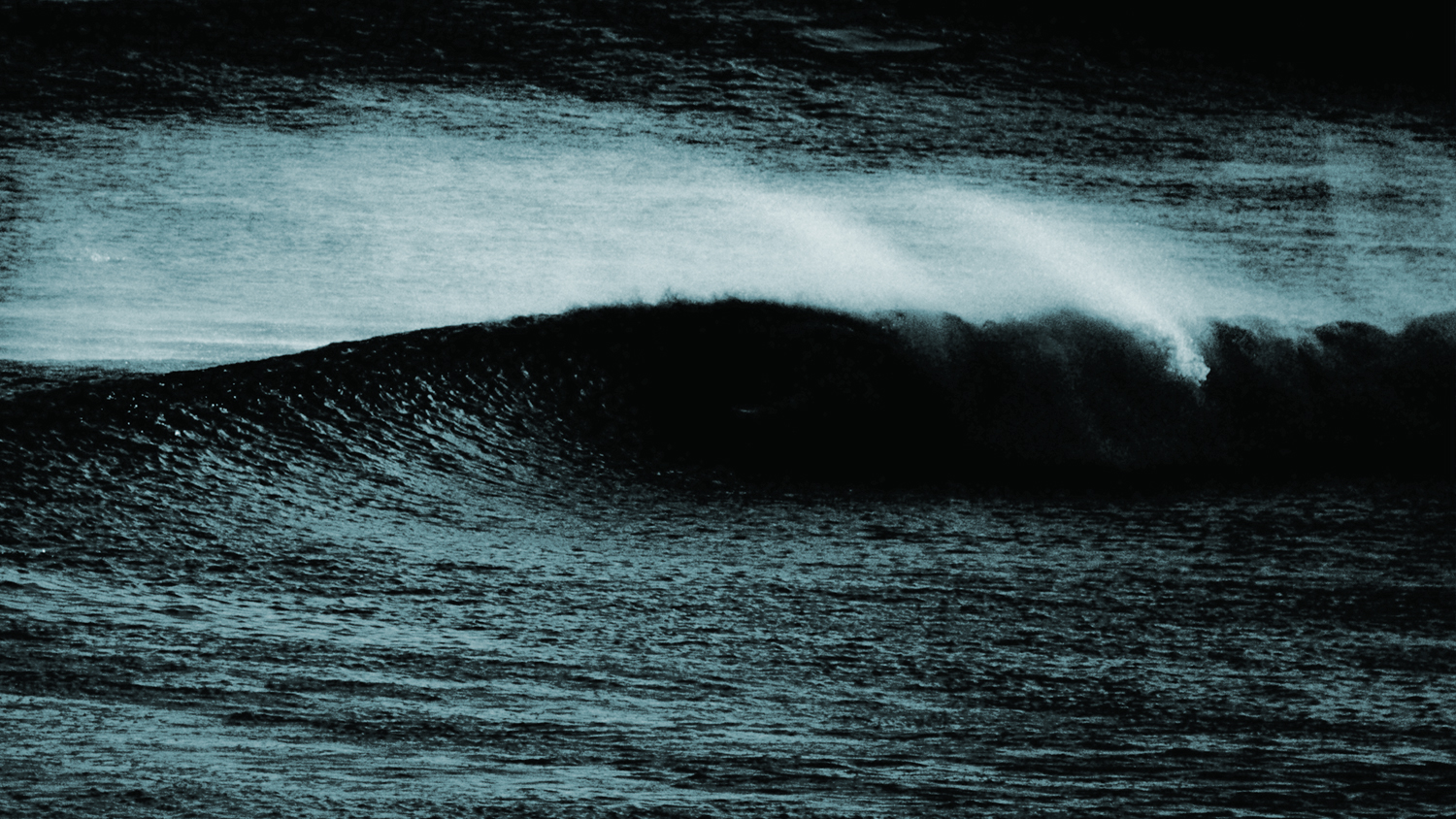An image of a crashing wave