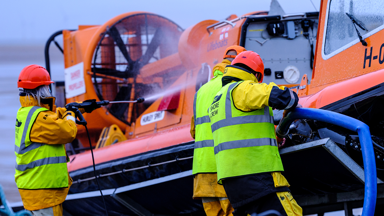 Hoylake crew clean down their hovercraft