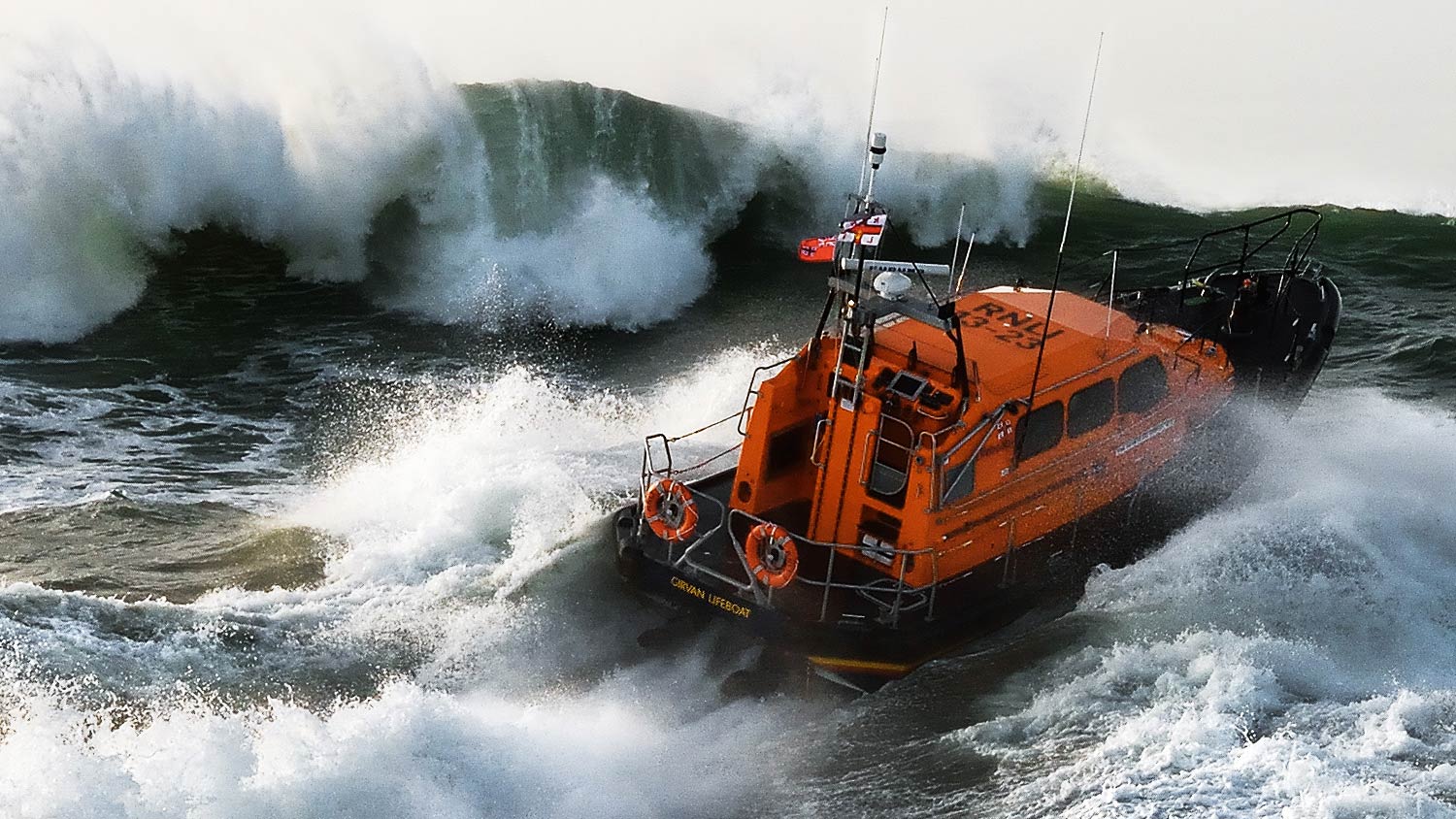 Shannon class lifeboat breaks through rough seas
