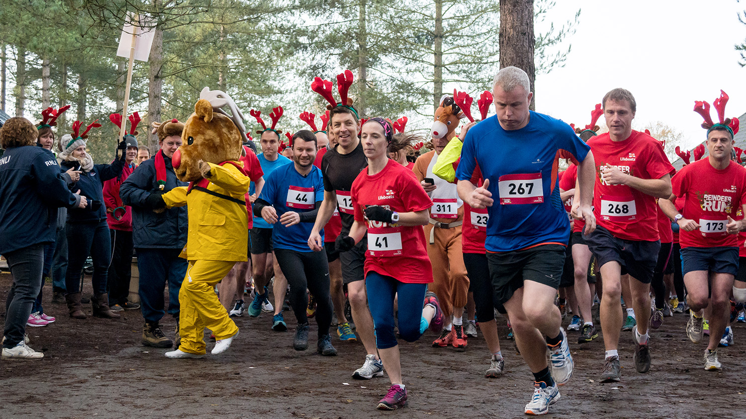 Runners set off from the start line